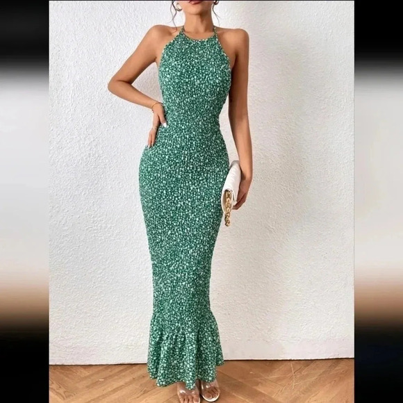 Ditsy Floral Print Tie Backless Mermaid Hem Halter Dress - Picture 2 of 6